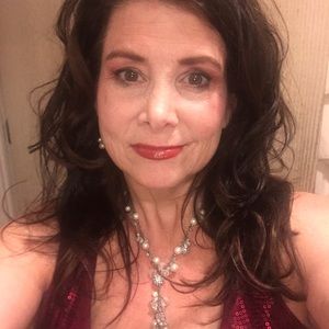 Meet your Posher, Carrie